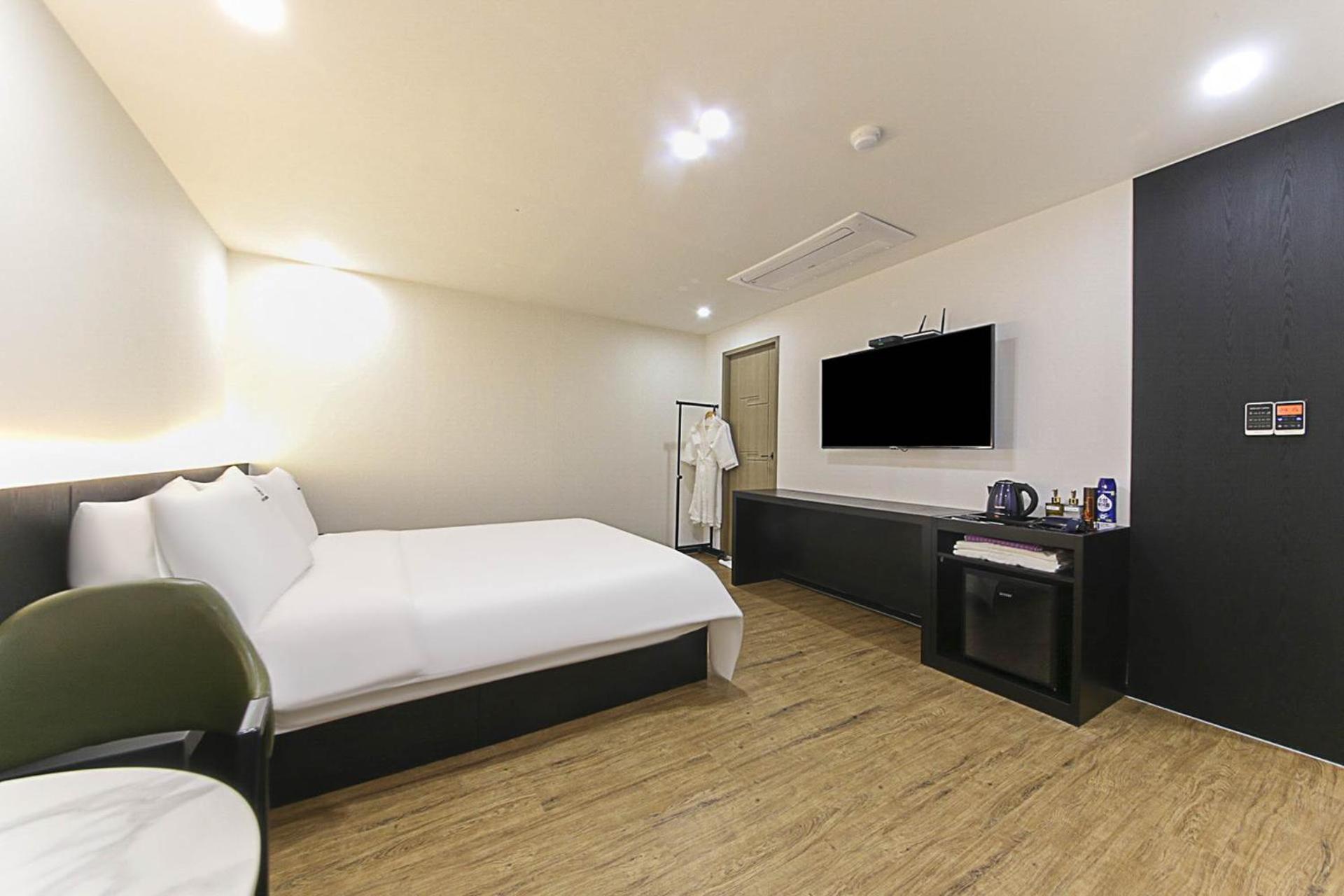 Busan Seomyeon Broa Hotel Exterior photo