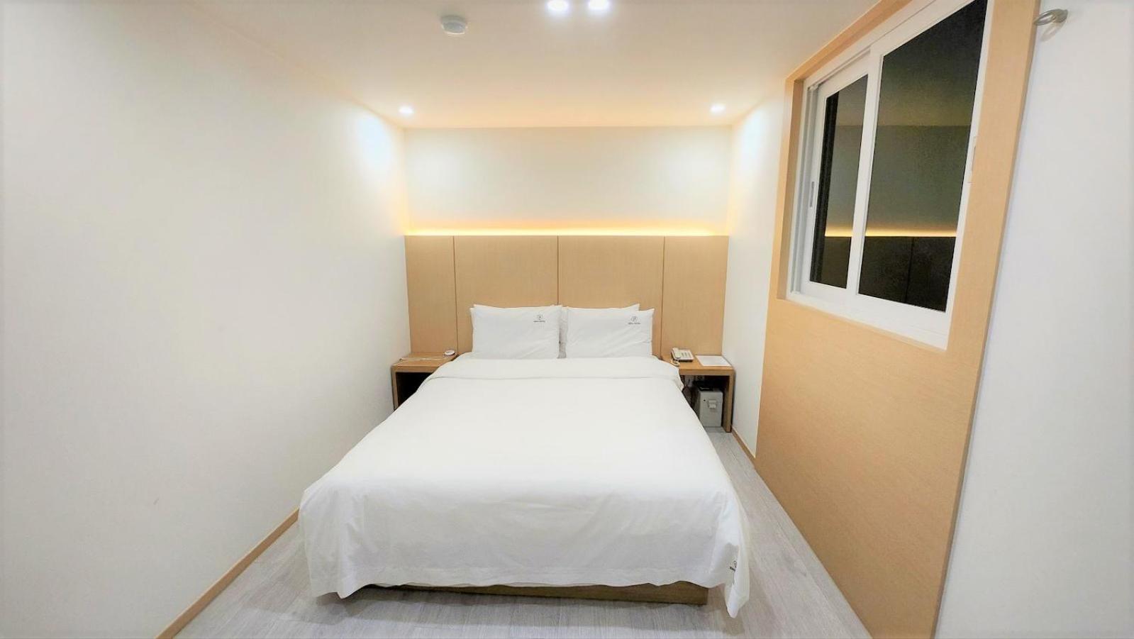 Busan Seomyeon Broa Hotel Exterior photo