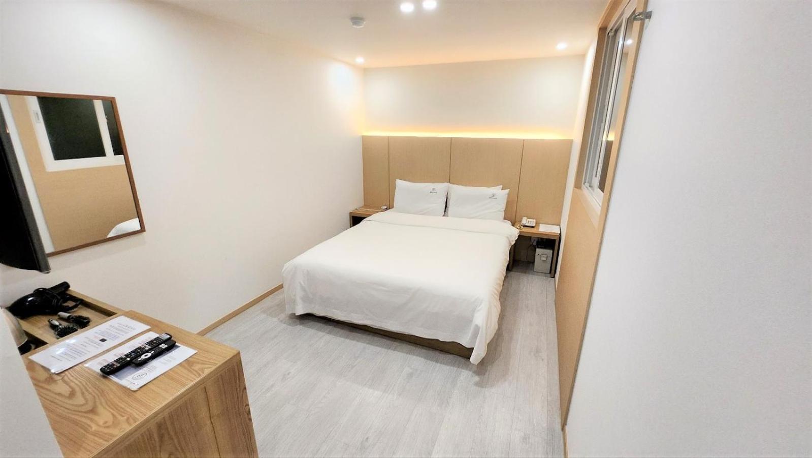 Busan Seomyeon Broa Hotel Exterior photo